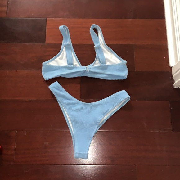 Low Rise Textured Twist Bikini Set - Light Sky Blue M - Picture 2 of 7